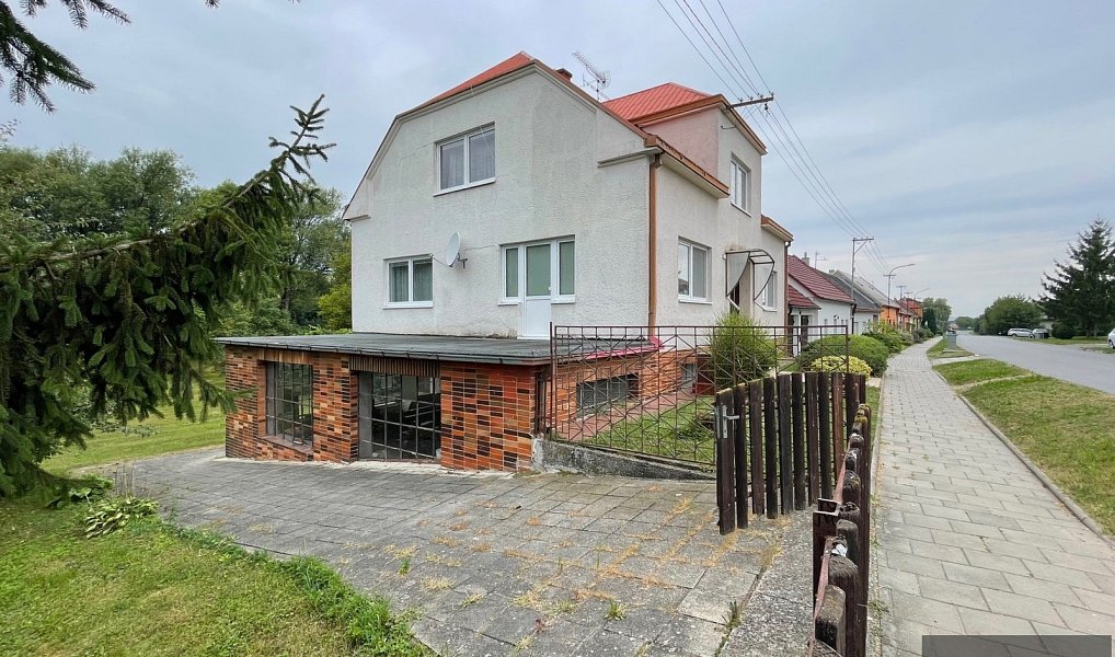Prodej domu 234 m² s pozemkem 1 436 m², Horní Němčí – náhled fotky 2