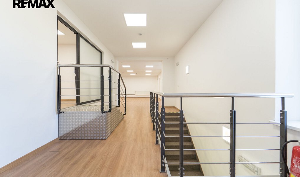 Pronájem obchodních prostor 364 m², Praha – náhled fotky 11