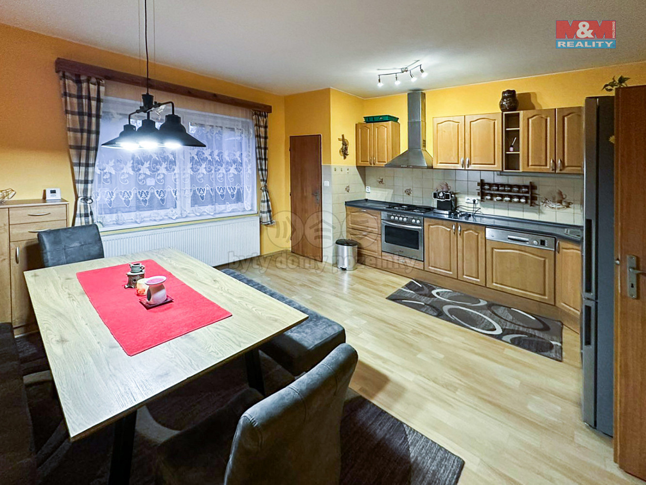 Prodej domu 240 m² s pozemkem 256 m²