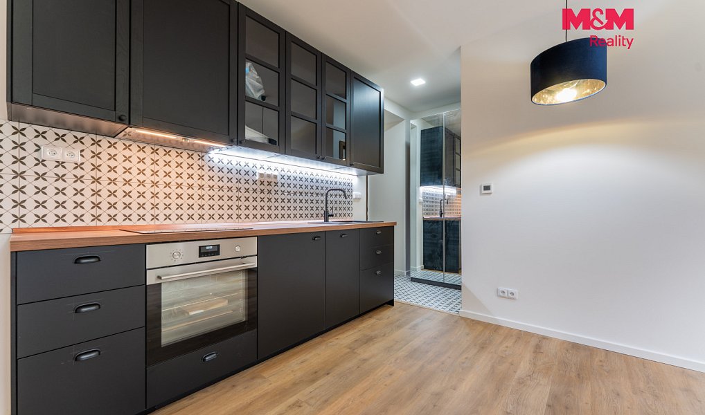 Prodej bytu 1+kk 22 m², Praha – náhled fotky 2