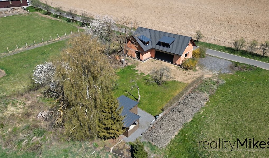 Prodej domu 252 m² s pozemkem 1 445 m², Rovensko pod Troskami – náhled fotky 15