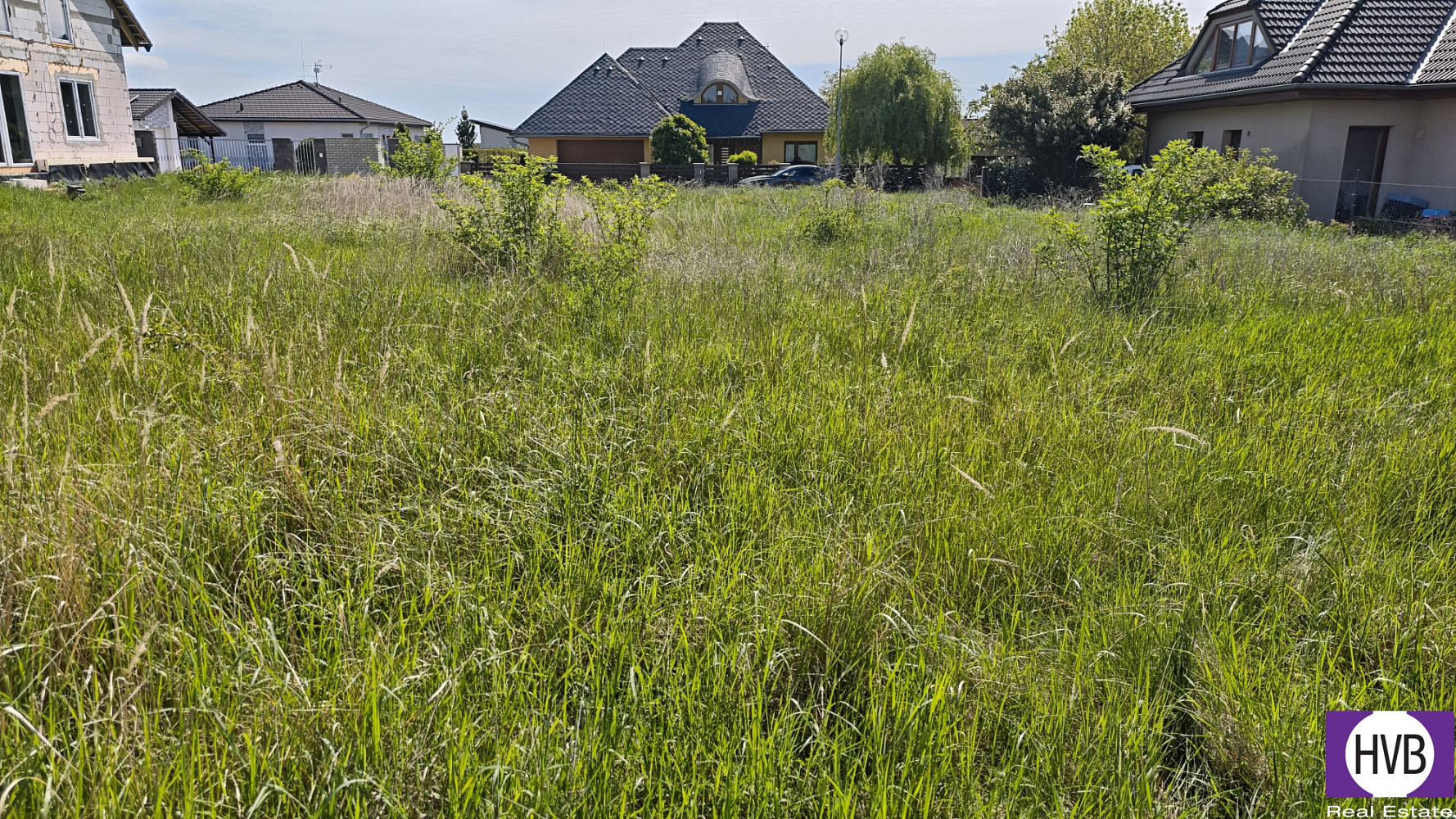 Prodej stavebního pozemku 911 m² – pohled 5