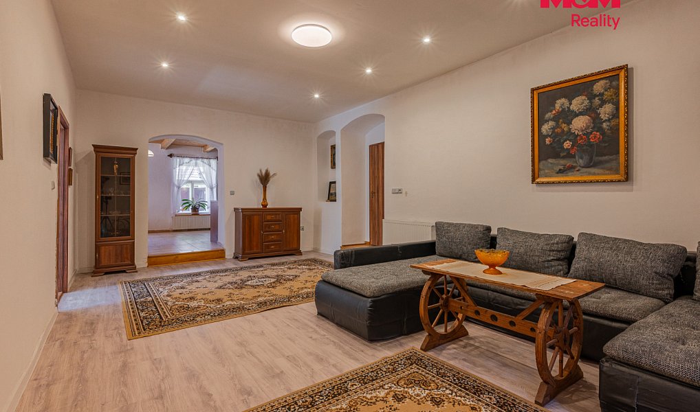 Prodej domu 360 m² s pozemkem 1 421 m², Miličín – náhled fotky 2