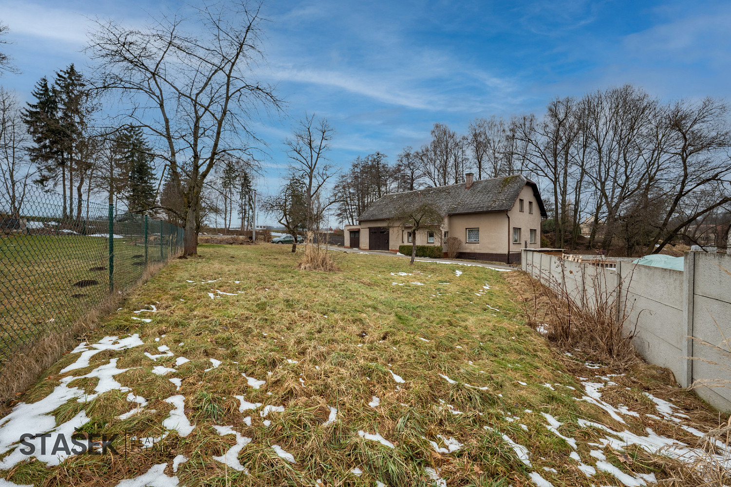 Prodej stavebního pozemku 661 m² – fotografie 2