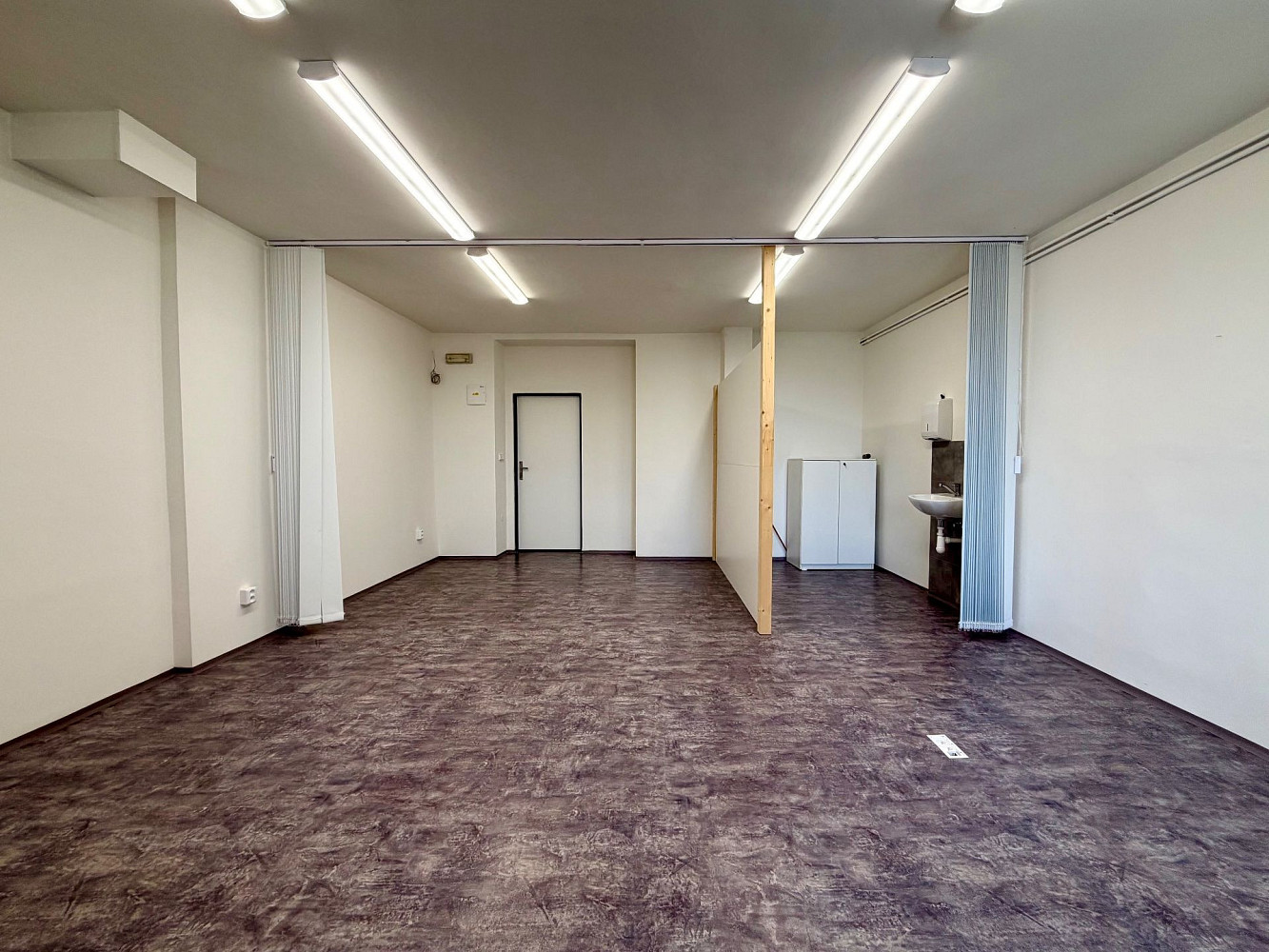 Pronájem obchodních prostor 37 m²