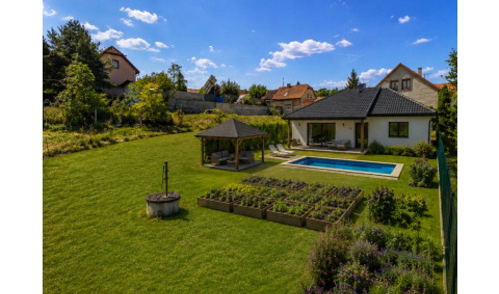 Prodej stavebního pozemku 1 339 m², Okrouhlo – náhled fotky 3