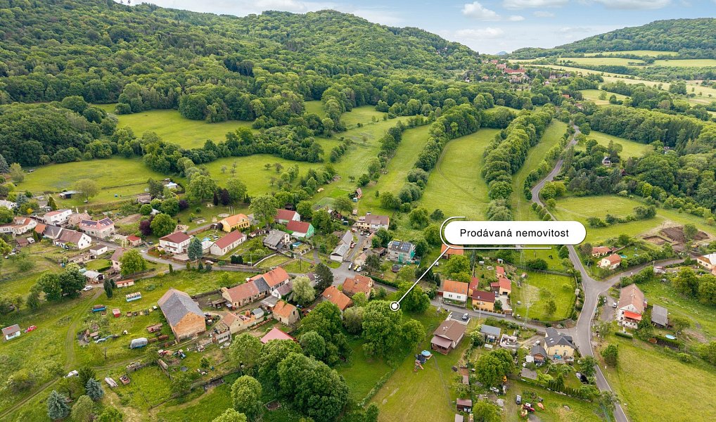 Prodej stavebního pozemku 1 516 m², Lukov – náhled fotky 2