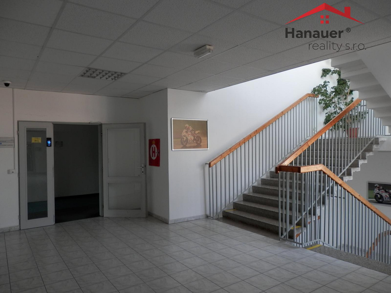 Pronájem kanceláře 40 m² – fotografie 2