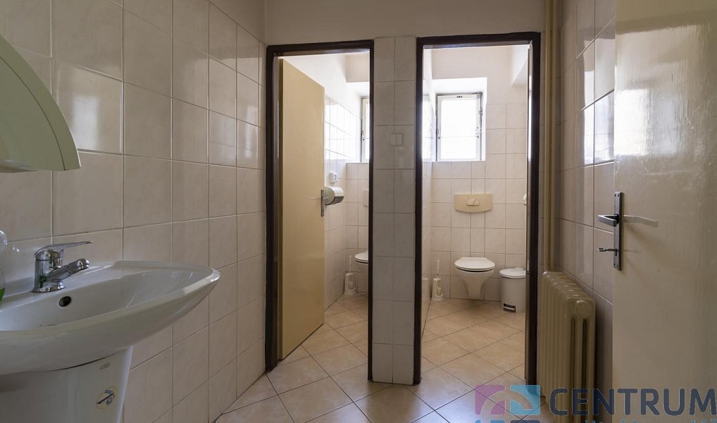 Prodej domu 1 578 m² s pozemkem 6 942 m², Jablonec nad Nisou – náhled fotky 17