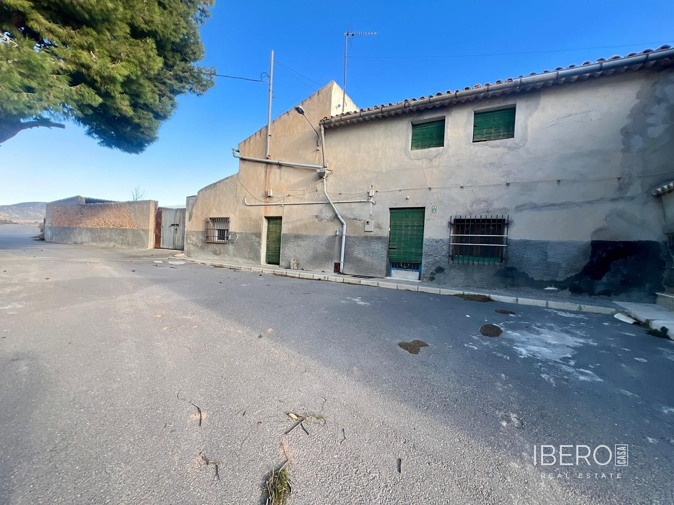 Prodej domu 870 m² s pozemkem 8 300 m²