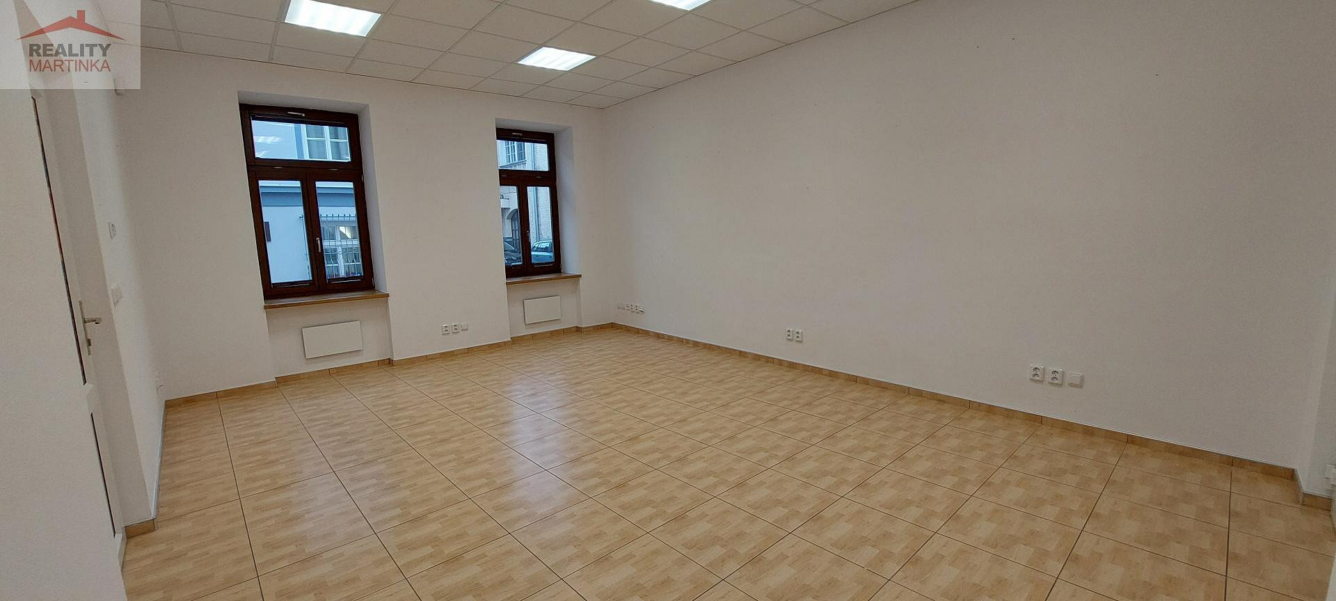 Pronájem kanceláře 32 m² – fotografie 3