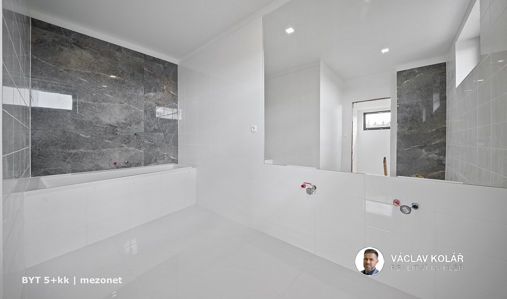 Prodej domu 338 m² s pozemkem 816 m², Horoušany – náhled fotky 24