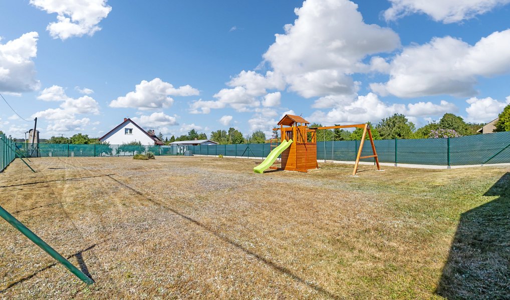 Prodej stavebního pozemku 667 m², Obrubce – náhled fotky 2