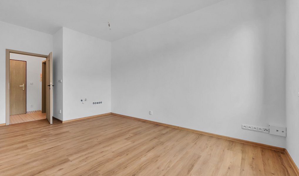 Prodej bytu 1+kk 25 m², Milovice – náhled fotky 3