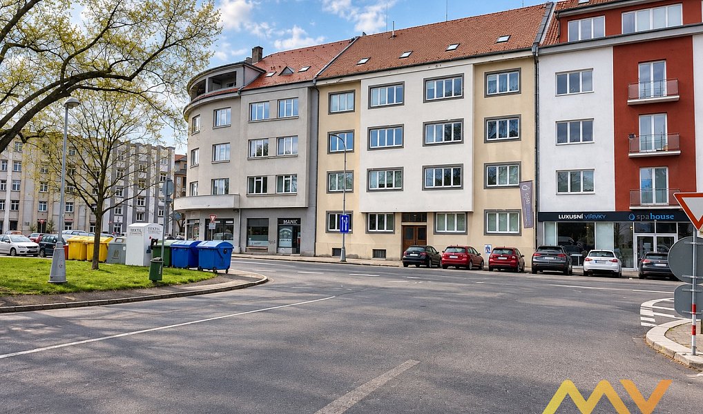 Pronájem bytu 3+1 98 m², Hradec Králové – náhled fotky 20