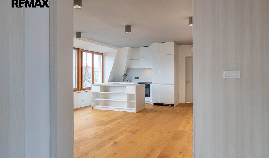 Pronájem bytu 5+kk 136 m², Praha – náhled fotky 6