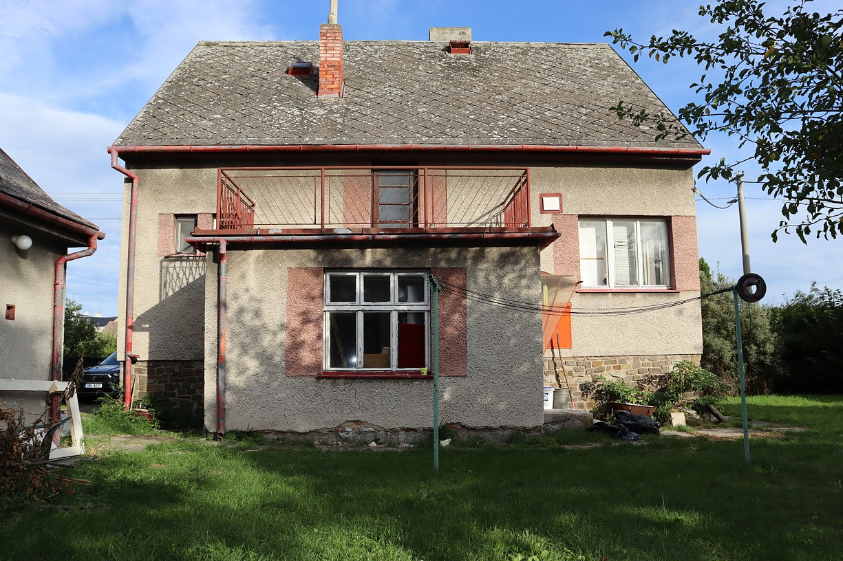 Prodej domu 220 m² s pozemkem 833 m² – fotografie 2