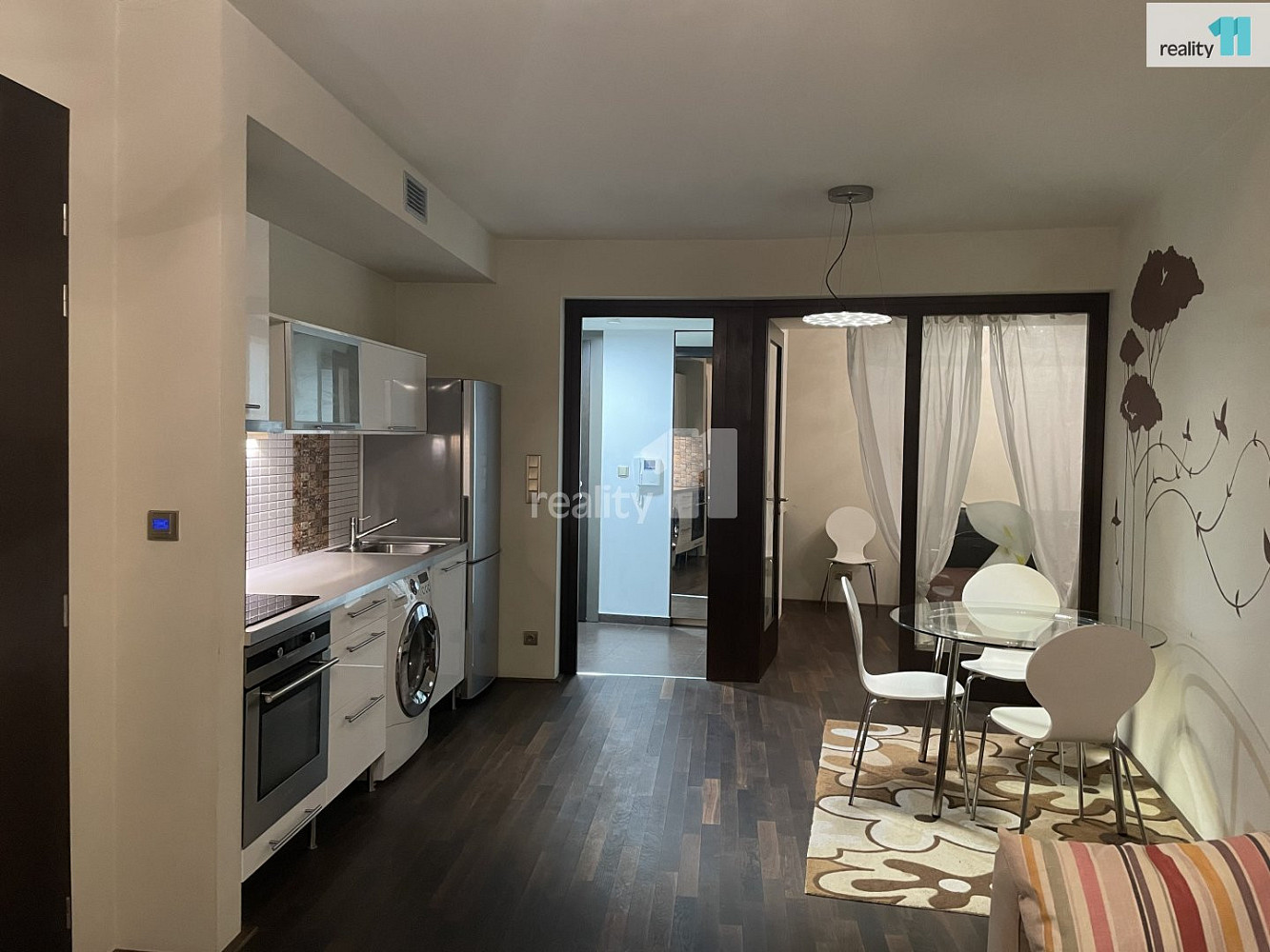 Pronájem bytu 2+kk 46 m² – fotografie 4