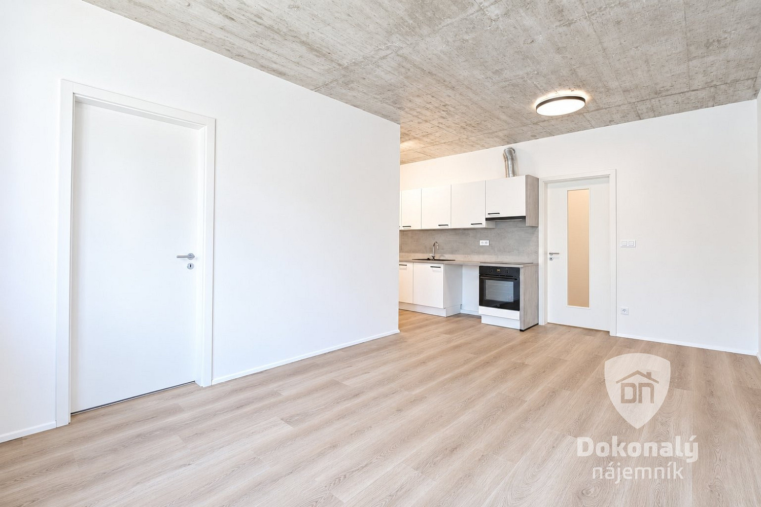 Pronájem bytu 2+kk 48 m² – fotografie 2