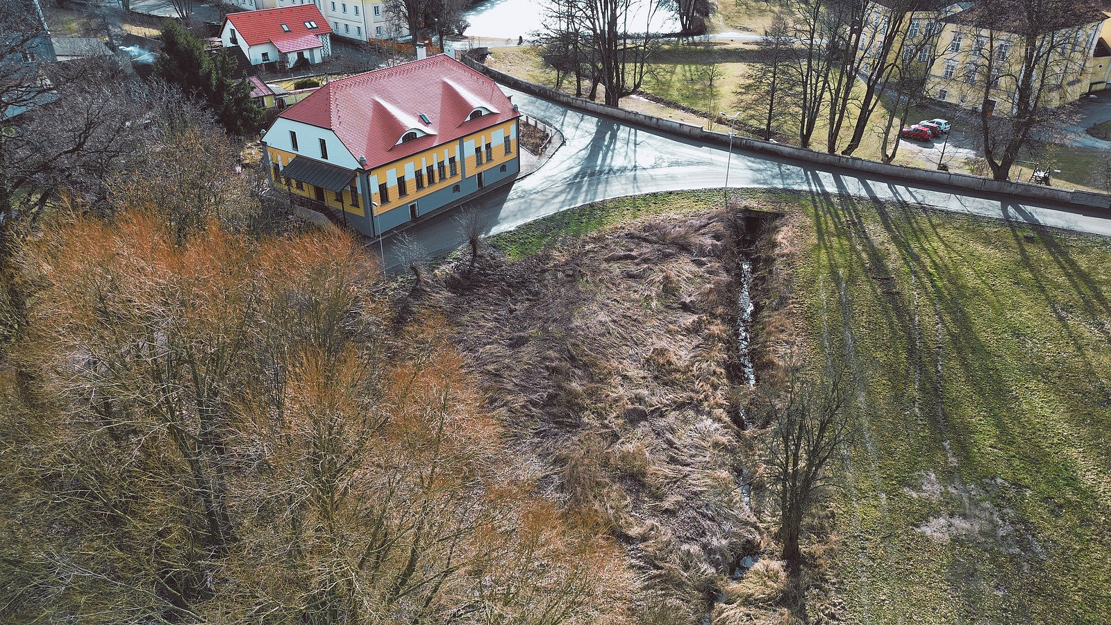 Prodej stavebního pozemku 1 472 m² – fotografie 3