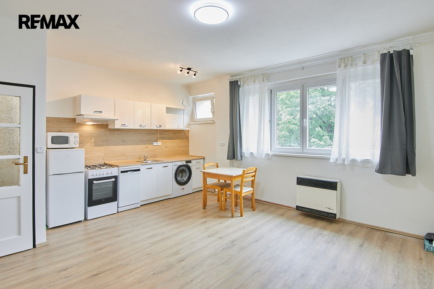 Pronájem bytu 2+kk 41 m² — photo 4