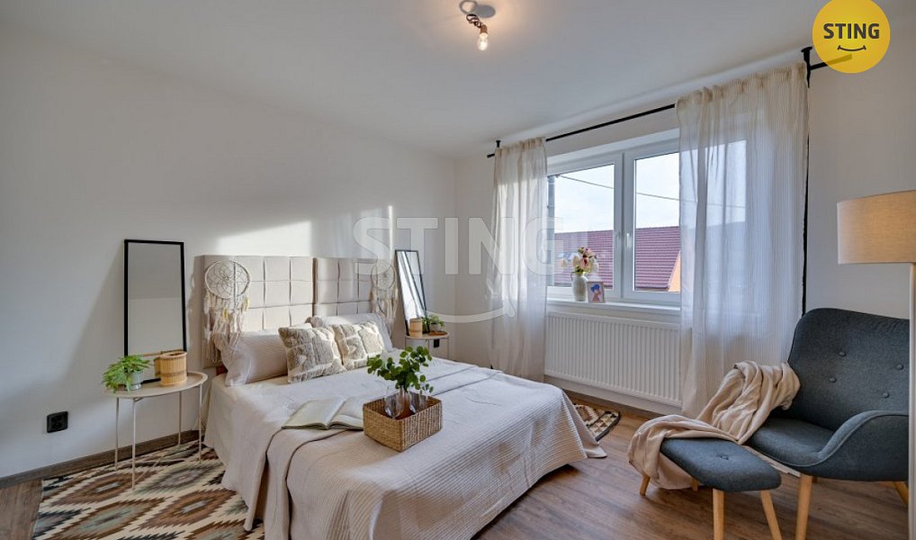 Prodej domu 270 m² s pozemkem 615 m², Strachotín – náhled fotky 12
