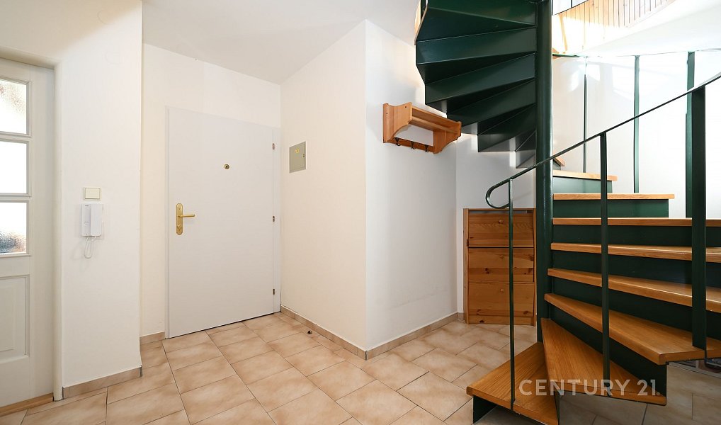 Prodej bytu 2+1 104 m², Praha – náhled fotky 8