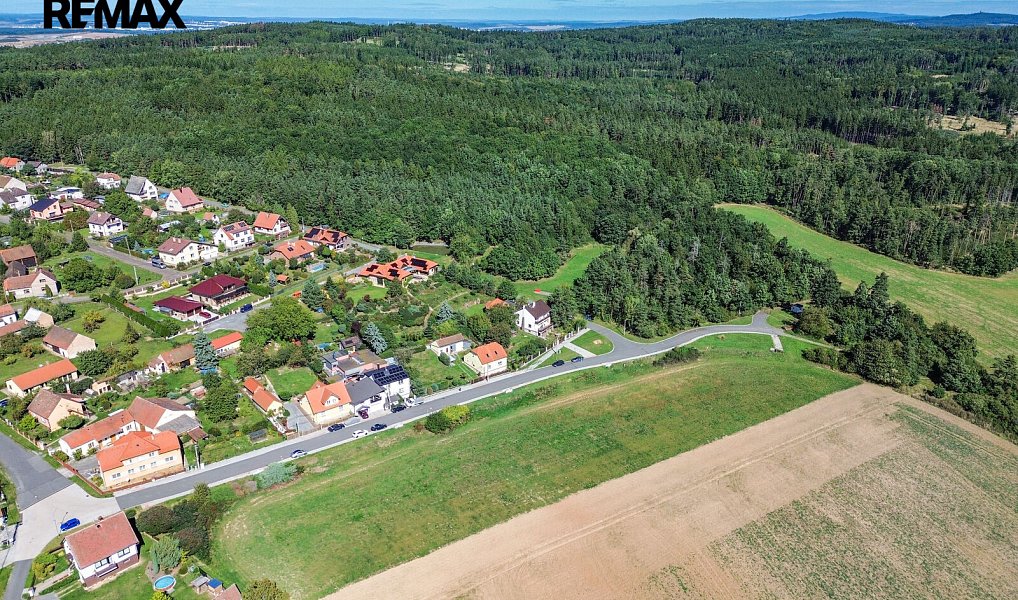 Prodej stavebního pozemku 800 m², Chlumčany – náhled fotky 7