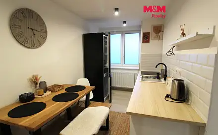 Pronájem bytu 2+1 42 m², Revoluční, Měšice, okres Praha-východ