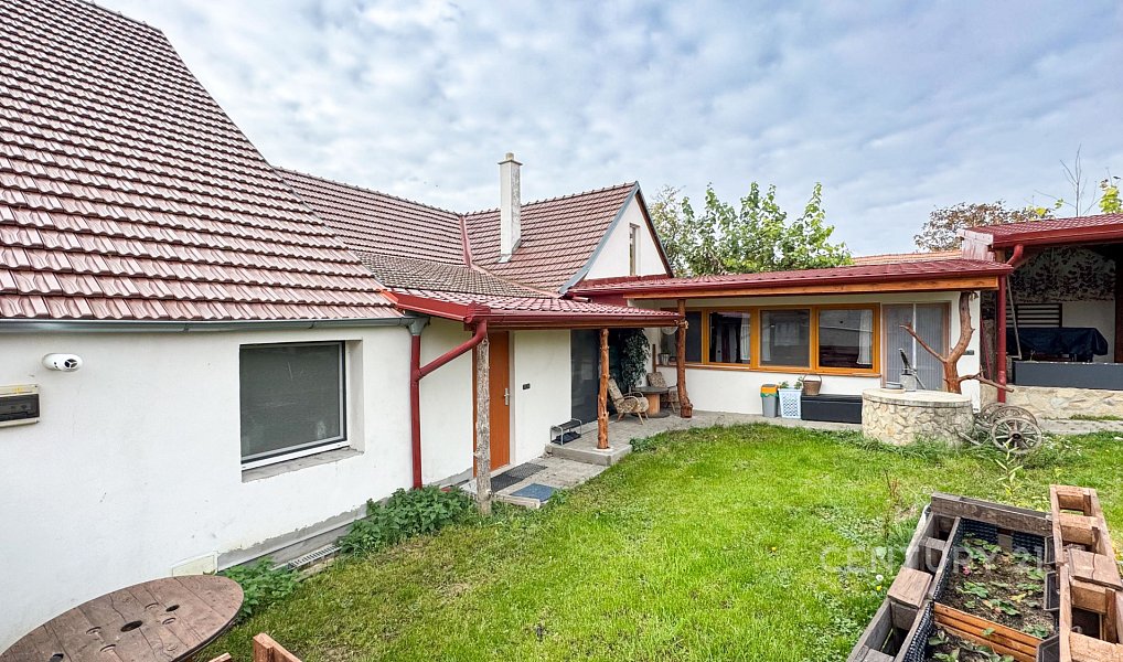 Prodej domu 310 m² s pozemkem 1 492 m², Kubšice – náhled fotky 16