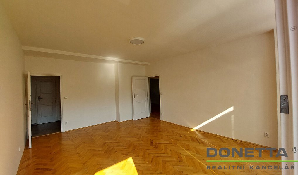 Pronájem bytu 3+1 88 m², Hradec Králové – náhled fotky 3