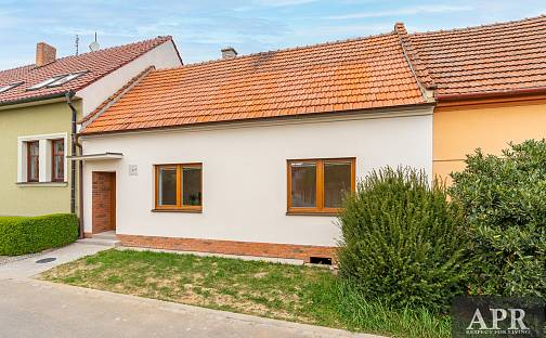 Prodej domu 107 m² s pozemkem 186 m², Za Kovárnou, Uherské Hradiště - Sady