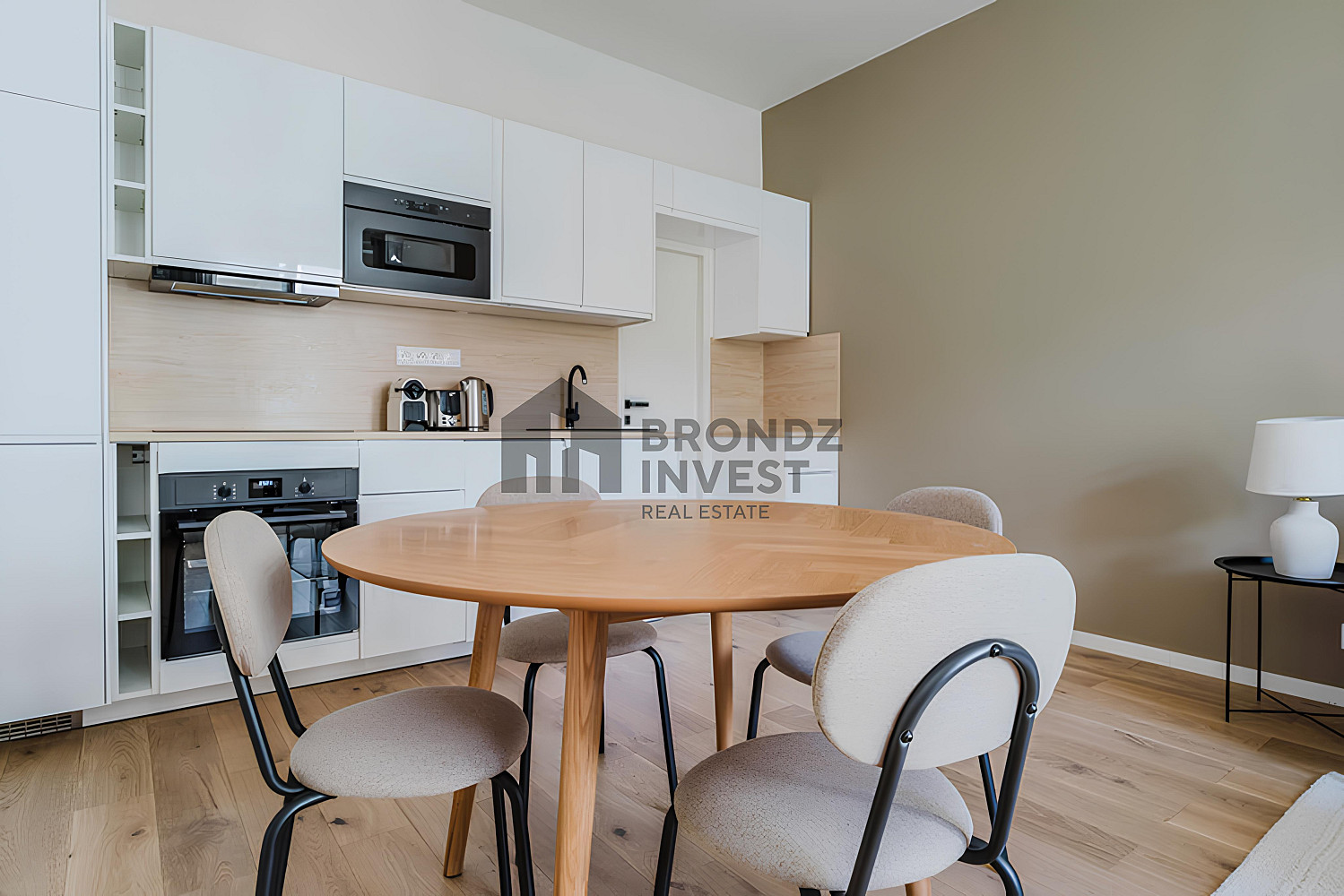 Pronájem bytu 2+kk 45 m² – fotografie 3