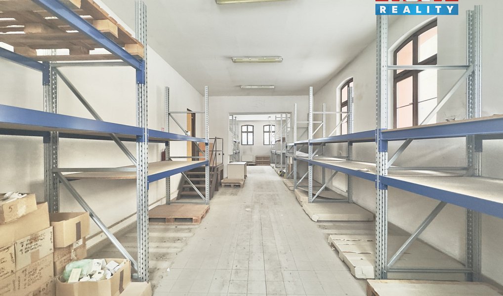 Prodej skladovacích prostor 500 m², Dubí – náhled fotky 9