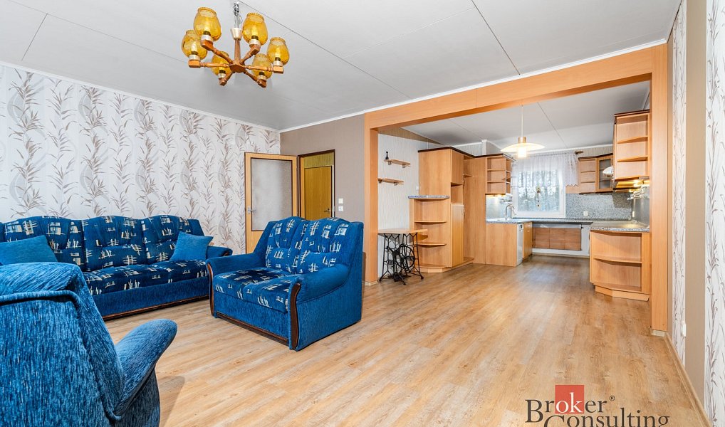 Prodej domu 202 m² s pozemkem 697 m², Bochov – náhled fotky 2