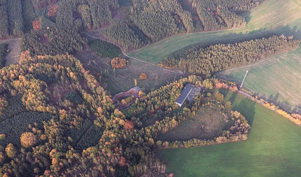 Prodej komerčního objektu (jiného typu) 2 000 m², Pernarec – náhled fotky 12
