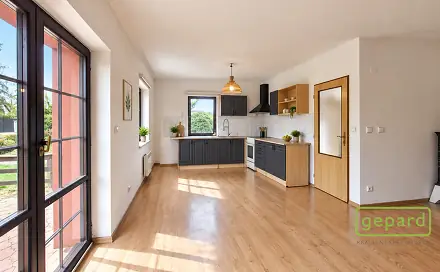 Pronájem domu 81 m² s pozemkem 880 m², Skorkov - Podbrahy, okres Mladá Boleslav