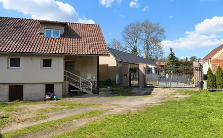 Prodej domu 180 m² s pozemkem 865 m², Libeř, okres Praha-západ
