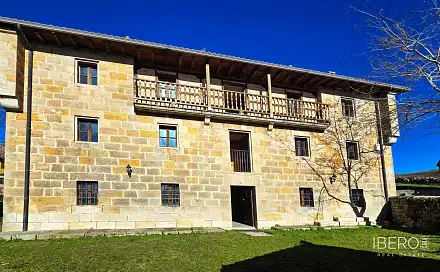 Prodej domu 3 835 m² s pozemkem 2 536 m², Campoo de Yuso, Španělsko