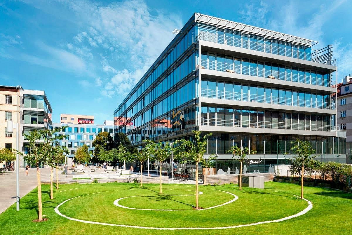 Pronájem kanceláře 330 m² – fotografie 3