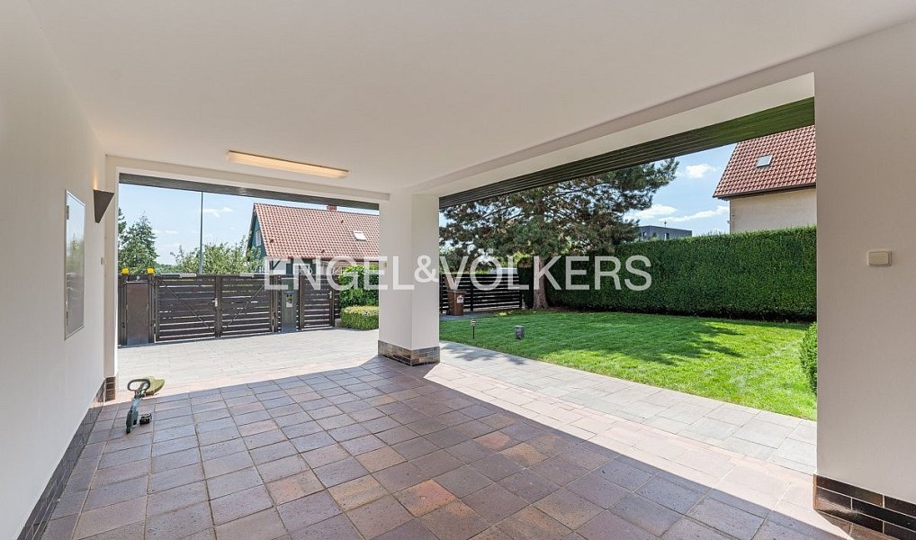 Pronájem domu 417 m² s pozemkem 1 000 m², Praha – náhled fotky 18