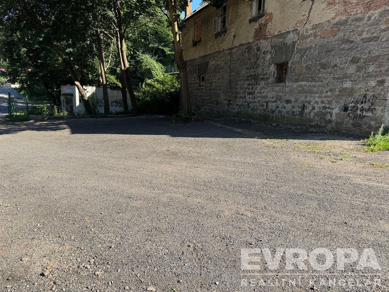 Pronájem venkovního parkovacího místa v centru liberce ul. chrastavská — photo 5