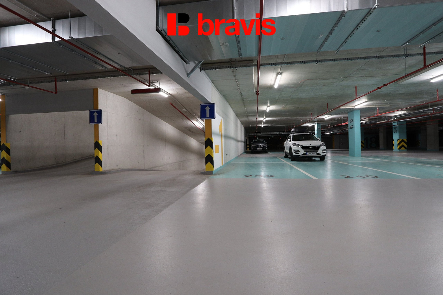 Pronájem garážové stání, Palác Trnitá, blízko office park Vlněna, volné ihned, 8 garážových stání k – fotografie 4