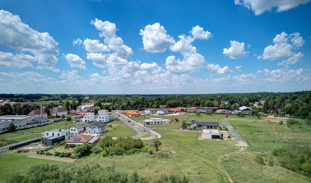 Prodej stavebního pozemku 733 m², Káraný – náhled fotky 3