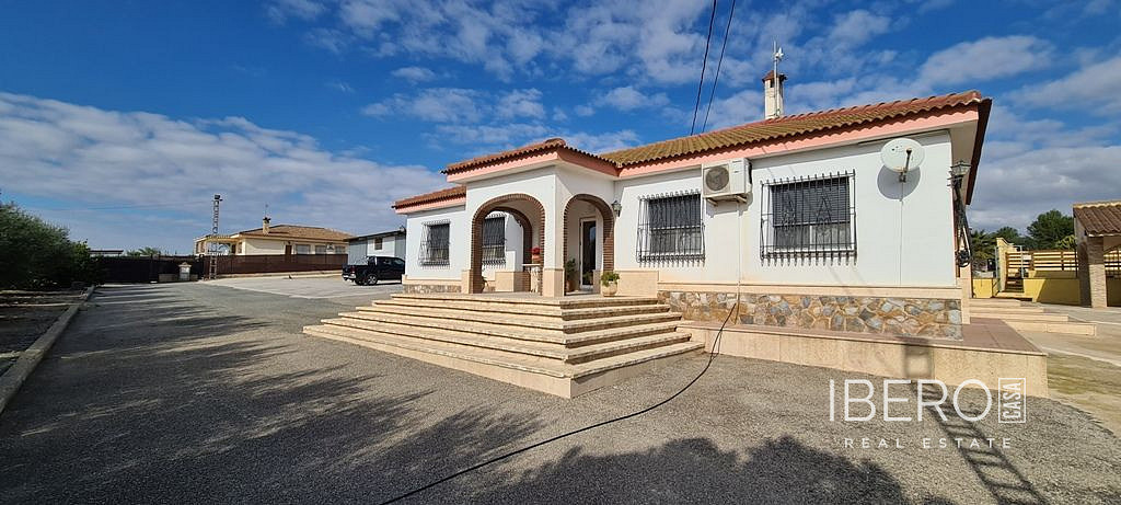Prodej domu 330 m² s pozemkem 10 000 m², La Matanza