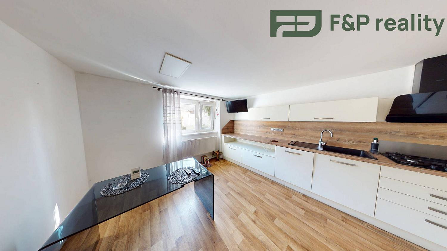 Prodej domu 215 m² s pozemkem 300 m² – fotografie 5