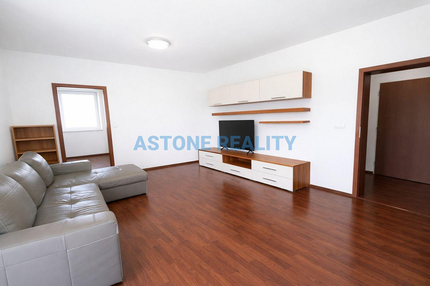 Prodej bytu 2+kk 62 m² – pohled 2