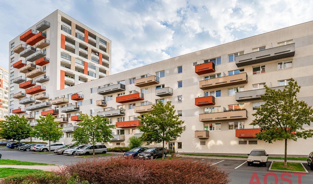 Prodej bytu 1+kk 43 m², Praha – náhled fotky 3