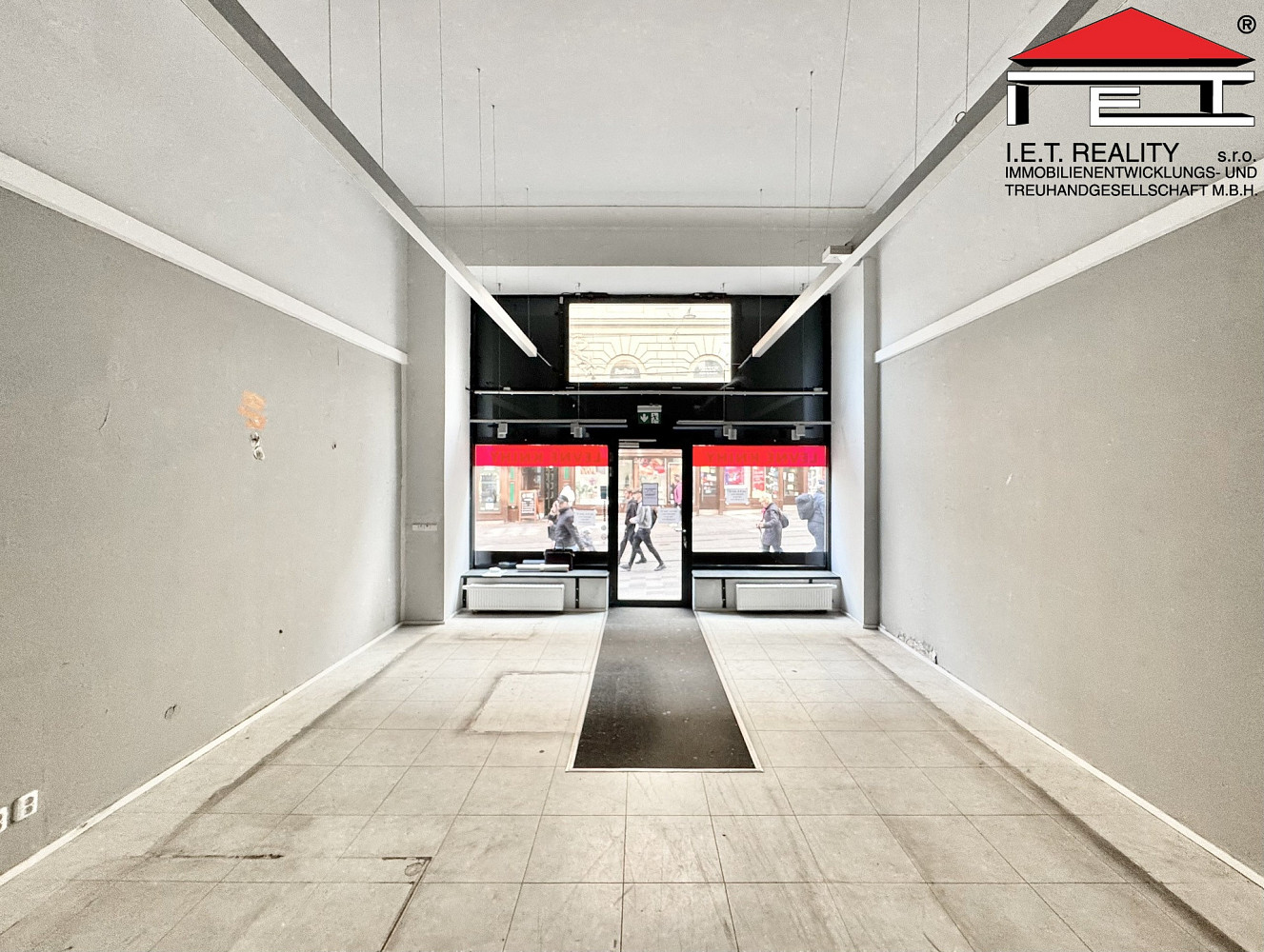 Pronájem obchodních prostor 212 m² — photo 2