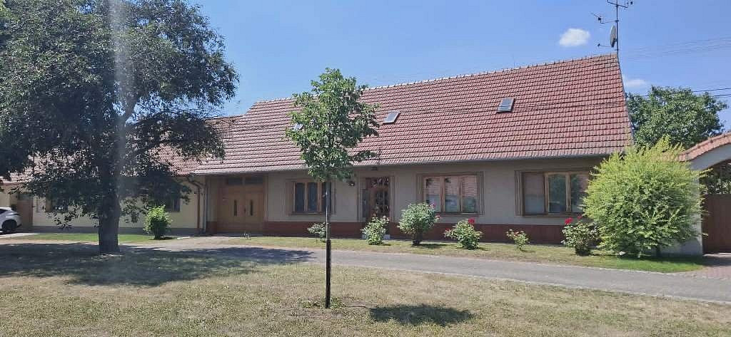 Prodej domu 350 m² s pozemkem 1 963 m² – fotografie 2